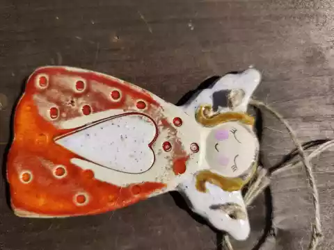 anioł ceramiczny