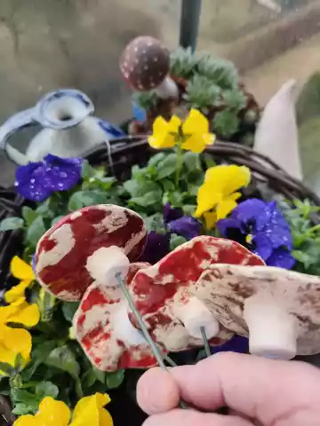 kwiaty ceramiczne 4 szt