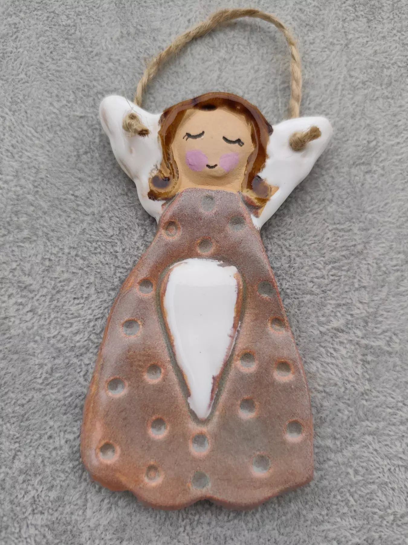 anioł ceramiczny