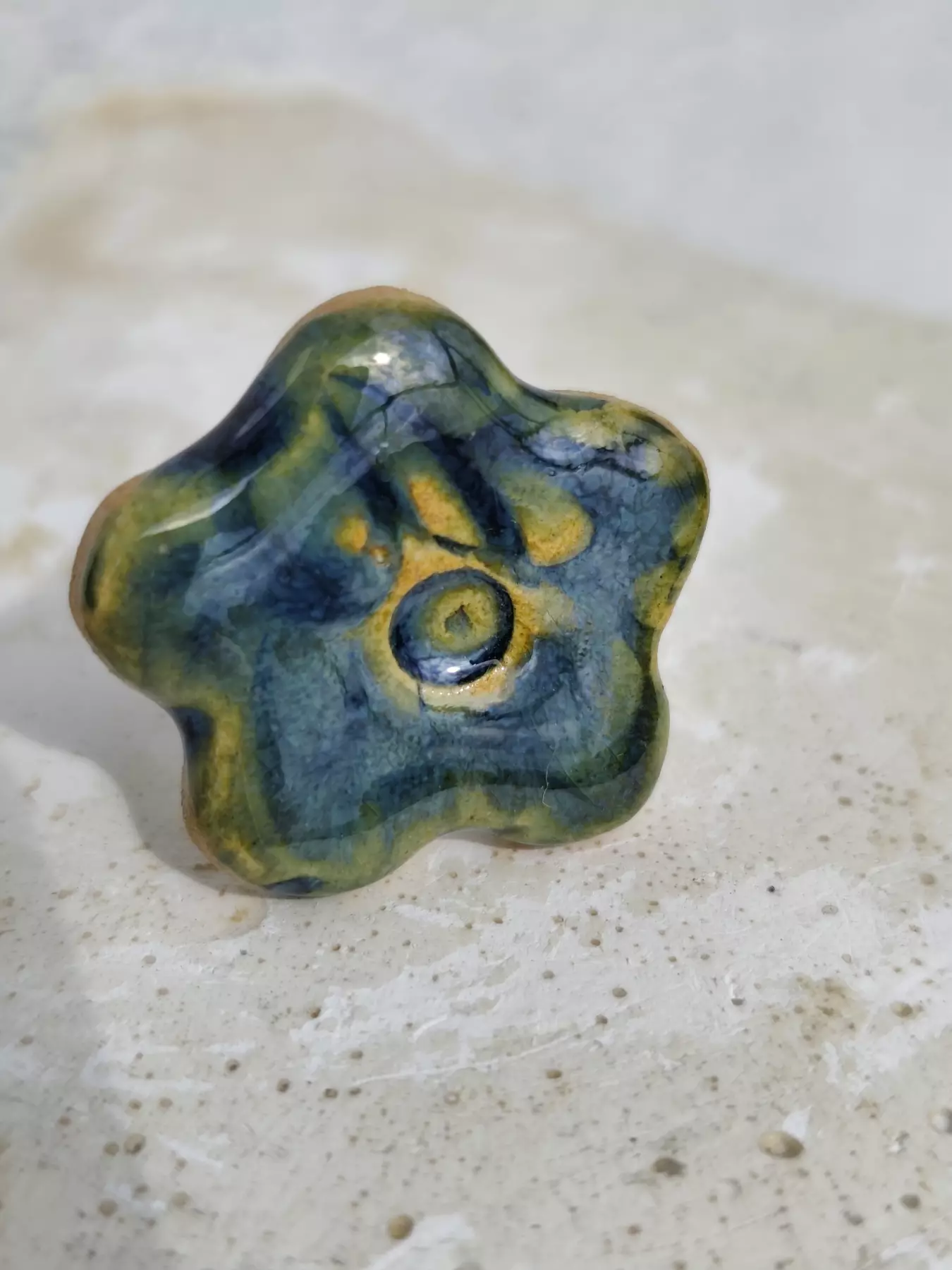 pierścionek ceramiczny kwiatek